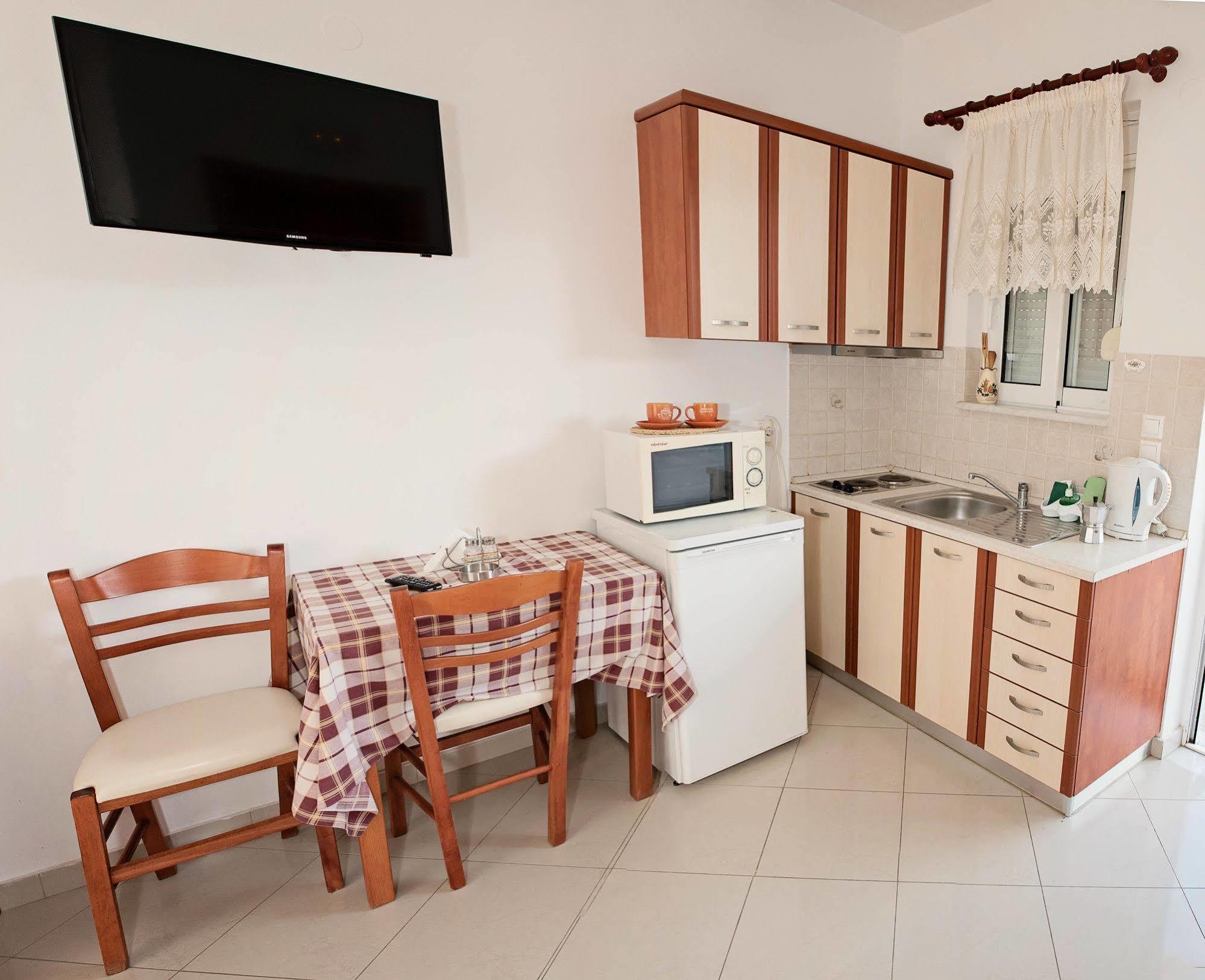 Nephele Apartments Faliraki Buitenkant foto